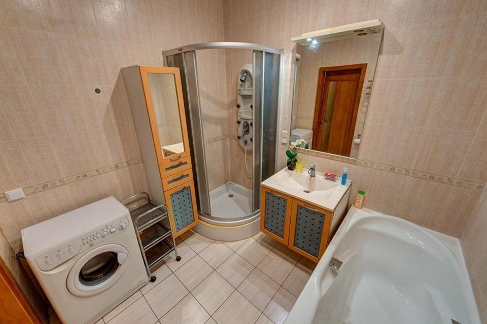 Apartments On Shota Rustaveli Kiev Ngoại thất bức ảnh